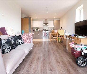 Swan Road, West Drayton, Middlesex, UB7 - Photo 2