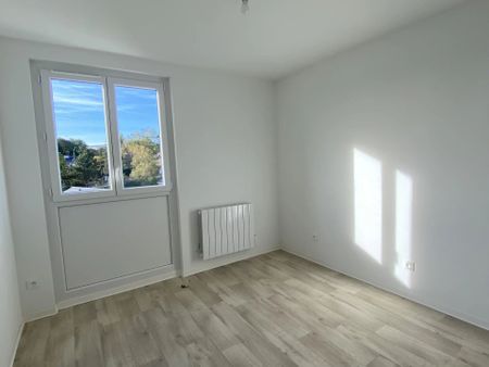 Location Appartement 3 pièces 67 m2 à Saint-Quentin - Photo 3