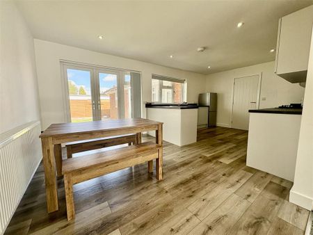 2 bedroom detached bungalow to rent - Photo 4