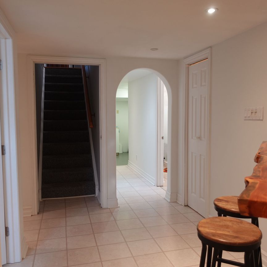 For Lease - 21 Maitland Drive, Barrie, Ontario - Photo 1