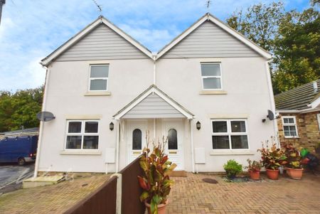 2 bedroom semi-detached house to rent - Photo 3