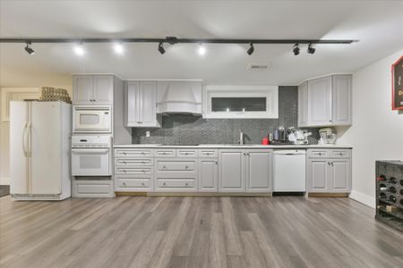 For Lease - 130 Princess Anne Crescent Unit# Bsmt, Toronto, Ontario - Photo 4