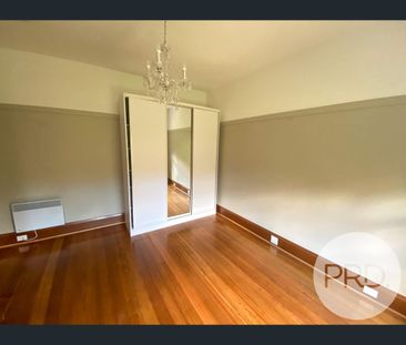 7 Joynton Street, New Town, Tas 7008 - Photo 2