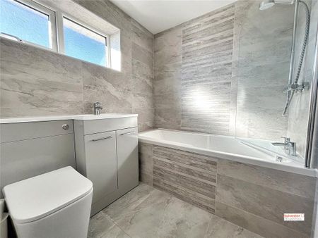 2 bedroom semi-detached house to rent - Photo 4