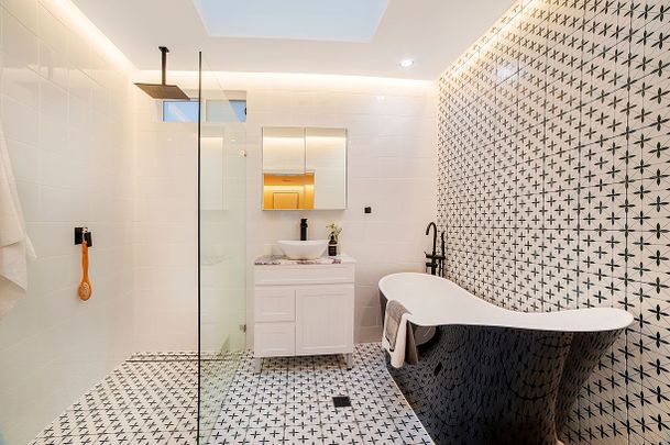 Stunning 4 bedroom, 4 bathroom executive residence | Ready For Your Immediate Enjoyment - Photo 1