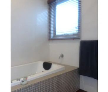 Delightful Modern Family Home. - Photo 6