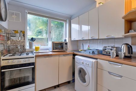 Room in a Shared House, Ashton Road, LU1 - Photo 3