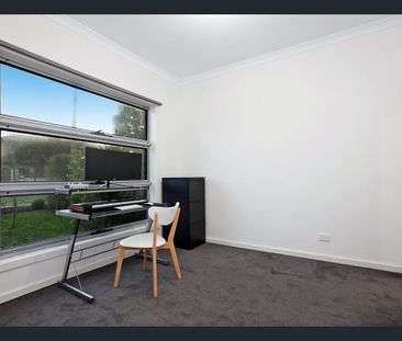 Low Maintenance Living! - Photo 5