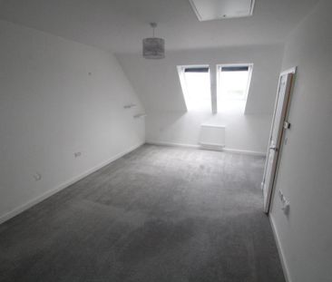 4 bedroom terraced house to rent - Photo 5