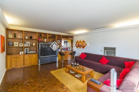 Casa com 4 quartos e 300m² para alugar em Chácara das Pedras, Porto Alegre. - Photo 3