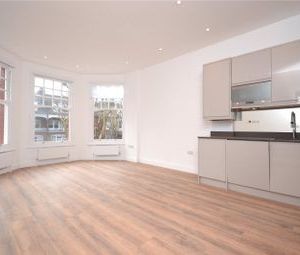 2 Bedrooms Flat to rent in Raglan House, Queens Avenue, London N10 | £ 430 - Photo 1