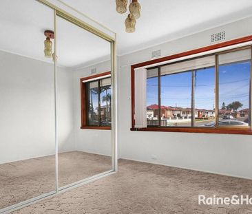 Family Home in Quiet Street - Photo 4