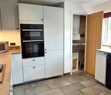 2 bed maisonette to rent in Bournehall Avenue, Bushey, WD23 - Photo 6