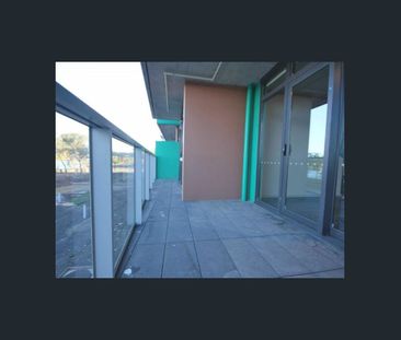 Stunning river views! Two bedroom... Plus study! - Photo 4