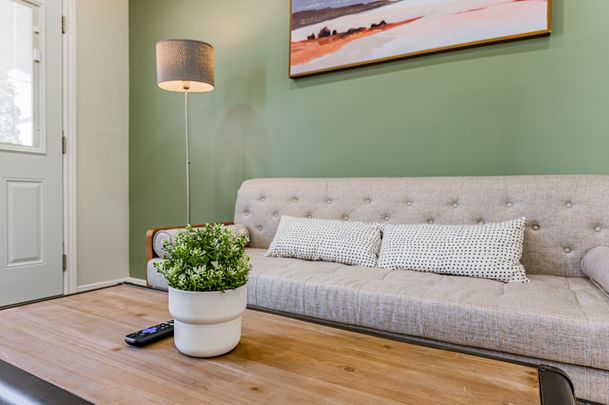 For Lease - 47 Greendale Avenue Unit# Upper, Toronto, Ontario - Photo 1