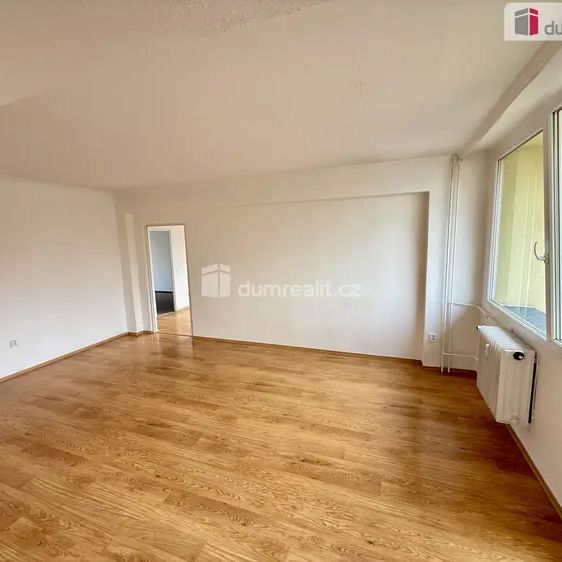 Pronájem světlého bytu 3+1 se dvěma balkony | Kralupy nad Vltavou – sídliště Hůrka - Photo 1
