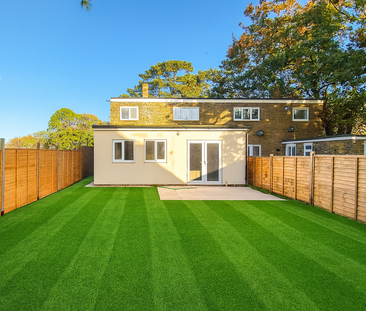 4 bedroom semi-detached house to rent - Photo 2