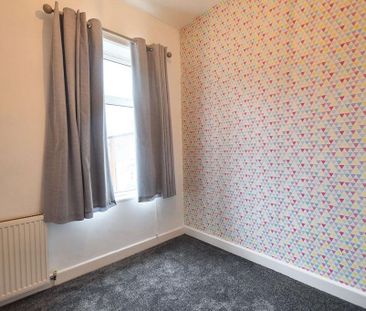 3 bedroom terraced house to rent - Photo 3