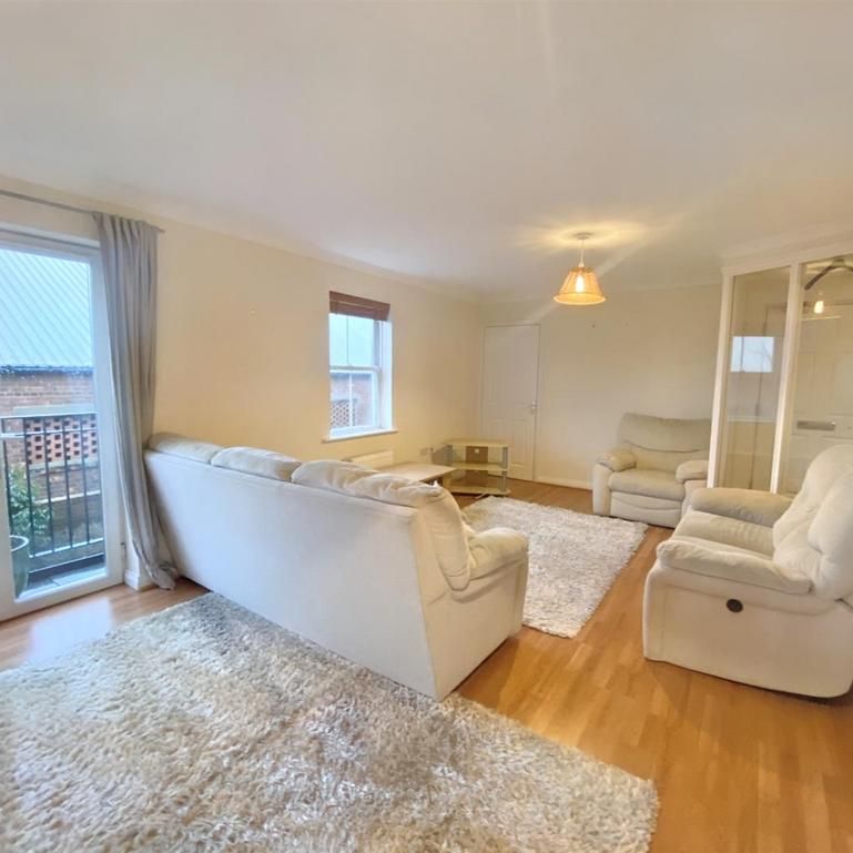 3 bedroom apartment to rent - Photo 1