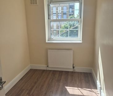 Room in a Shared Flat, London, SW4 - Photo 3