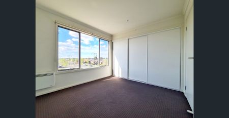 Outstanding Three Level Town House! - Photo 4