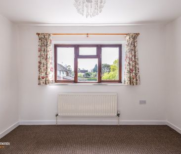 Adkinson Avenue, Dunchurch, Rugby - Photo 4