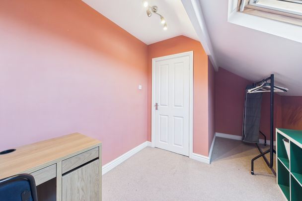 138 Myrtle Road, S2 - Photo 1