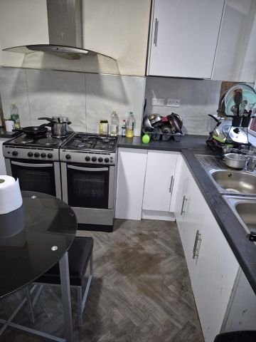 4 Bed Terraced House, Boundary Road, LE2 - Photo 2