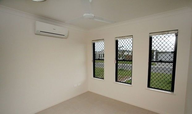Spacious Family Home in a Quiet Court - Photo 1