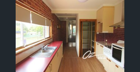 SPACIOUS 2 BEDROOM HOME Including Internet & Water Usage - Photo 3