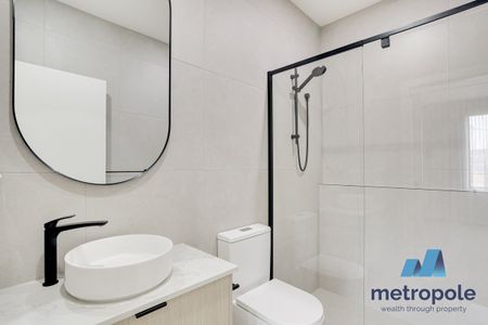 2/33 Shand Road, RESERVOIR, VIC - Photo 3