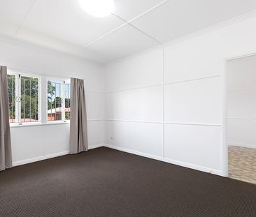 82 Cambridge Street, Carina QLD 4152 - House For Rent | Domain - Photo 4