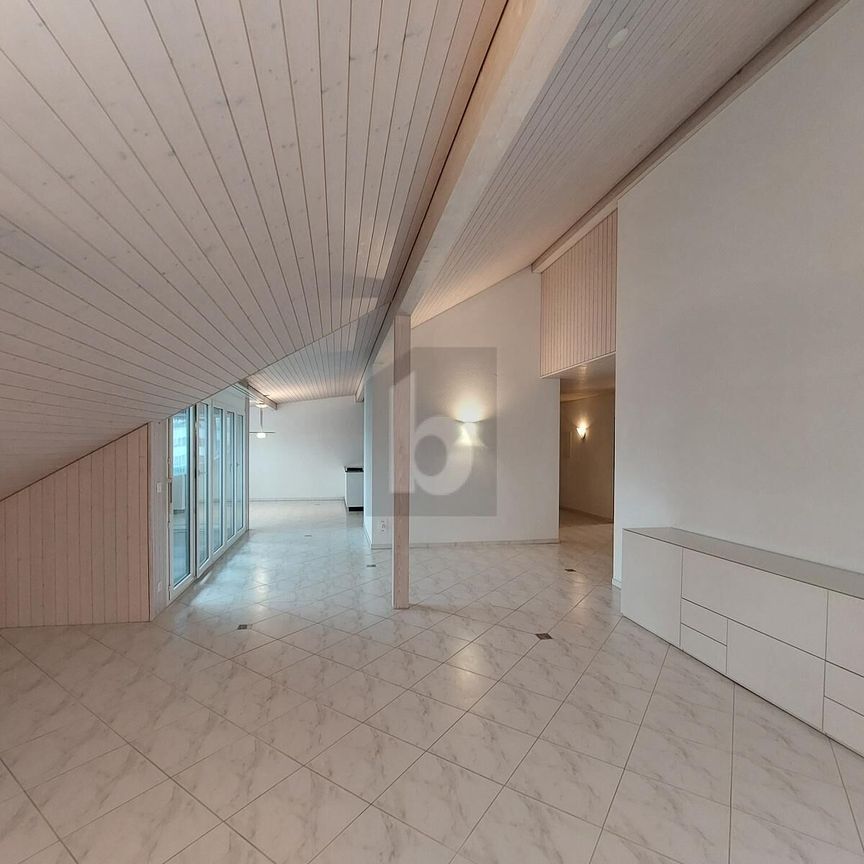 A HOME WITH A VIEW - Photo 1