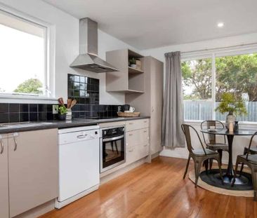 Pet Friendly Home - Photo 3