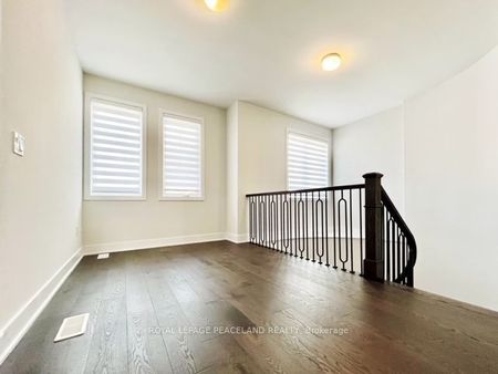 For Lease - 49 Sikura Circle, Aurora, Ontario - Photo 2