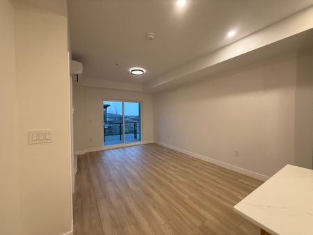 Brand New Halvo Contemporary 1 Bedroom/1 Bathroom + Den - Photo 2