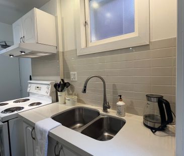 For Lease - 335 Palmerston Boulevard Unit# Back Studio Apartment, T... - Photo 6