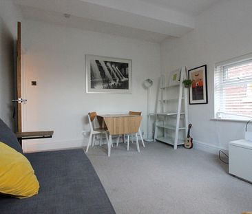 1 Bed Flat, Clarendon Road, M16 - Photo 1