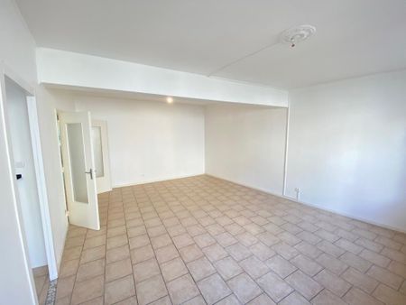 Joli F3 rafraîchit de 78m2 à louer Terrenoire - Photo 2