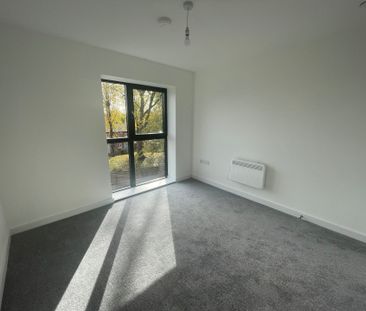 ErasmusDrive, Derby - Photo 4