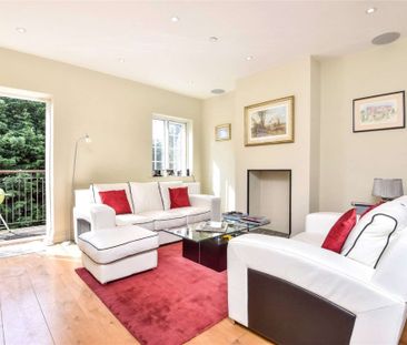 Situated in the heart of Westerham village, this generously proport... - Photo 2