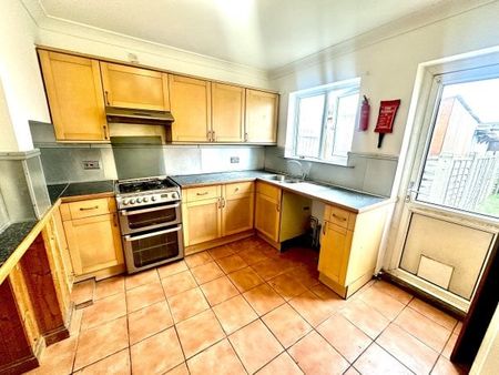 Manor Road, Dagenham, RM10, Property for rent - Photo 2