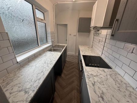 2 bedroom terraced house to rent - Photo 5