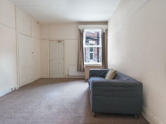 3 bedroom ground floor flat to rent - Photo 1