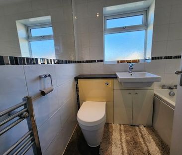 3 bedroom semi-detached house to rent - Photo 5