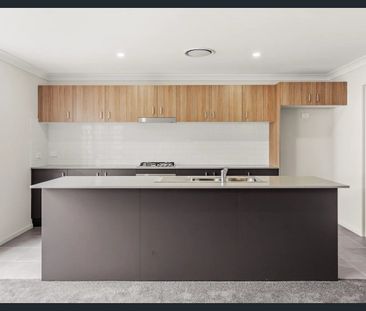 Two-storey family living - Photo 6