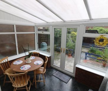 3 bedroom end of terrace house to rent - Photo 2