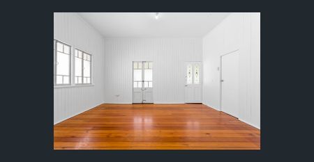 Large Home & Freshly Painted - Photo 2