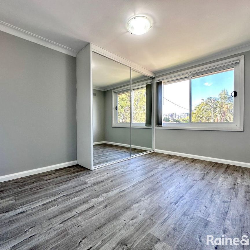 Spacious 2 Bedroom Apartment!! - Photo 1