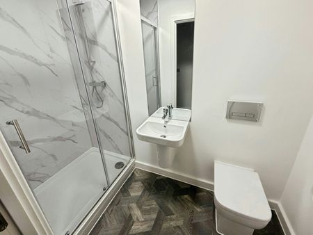 Flat to rent on - Photo 3